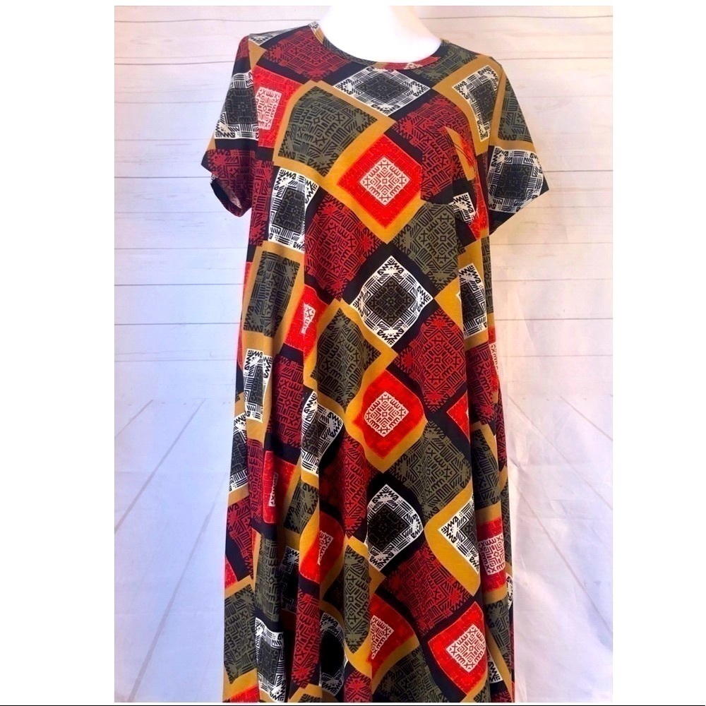 LuLaRoe Carly Swing Dress Large Geometric Diamond Print Short Sleeve High Low
